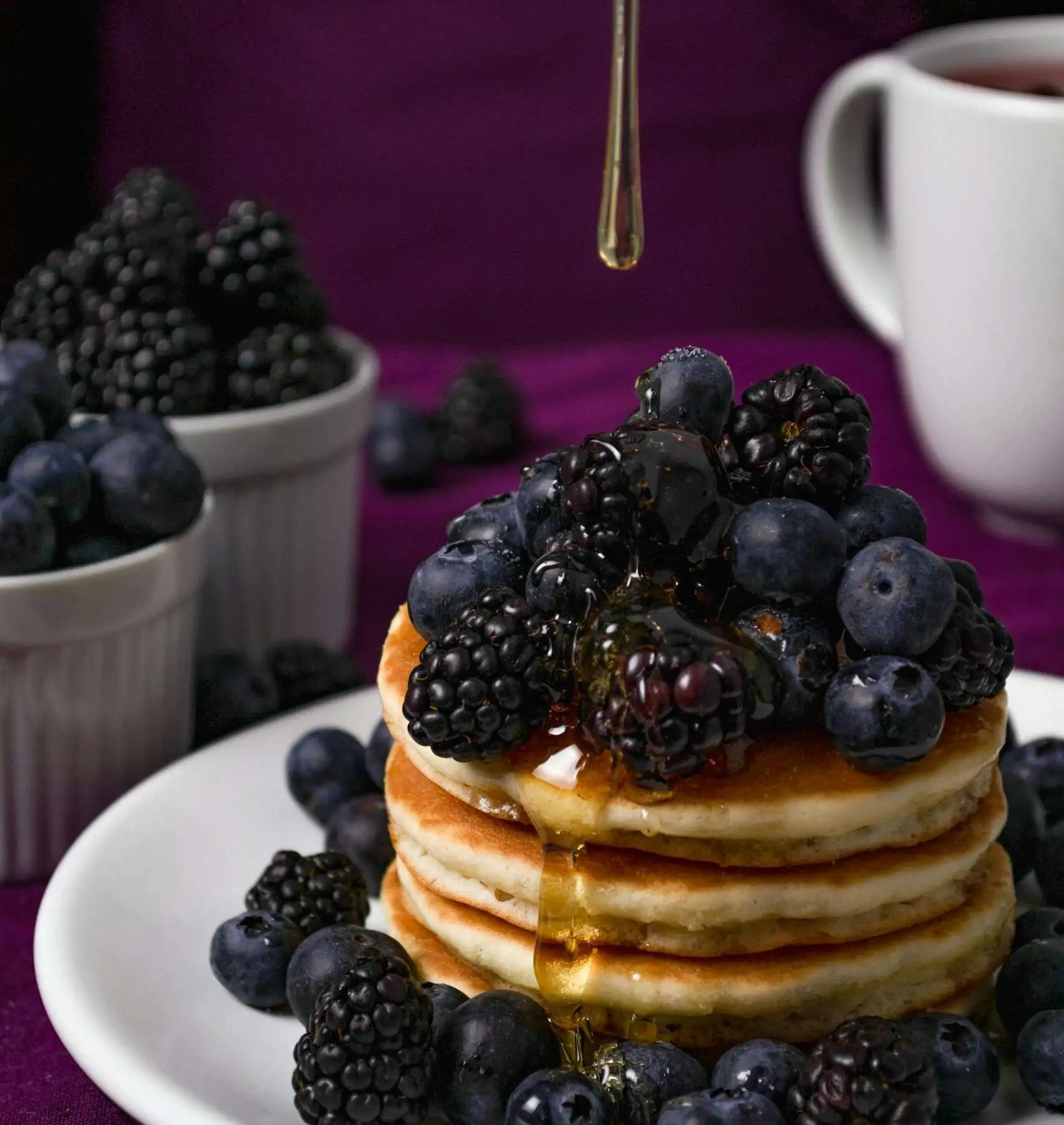 Blackberries or blueberries: which one is better?